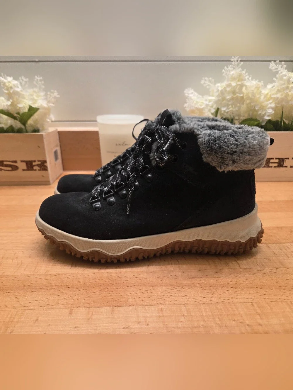 L.L.Bean Women's Day Venture Insulated Boots Black Suede Size 7.5